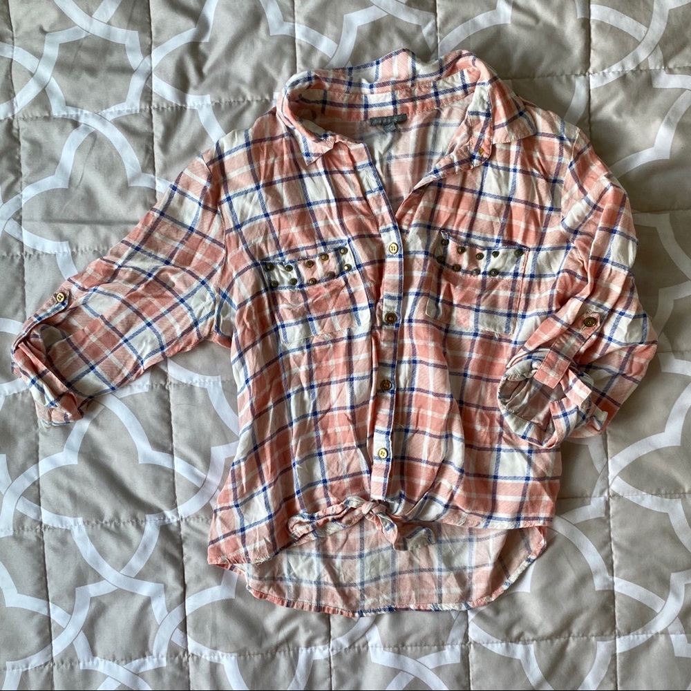 🌷 Pink Plaid Studded Button Down. Size S
